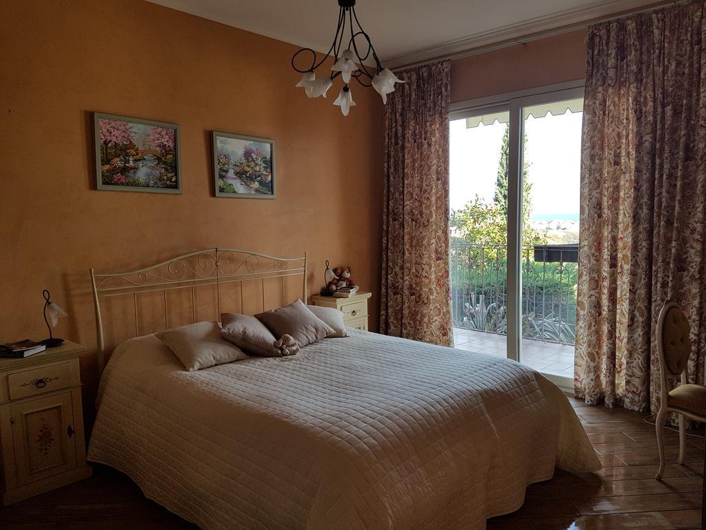 Villa Pineland Borghetto Santo Spirito Exterior photo