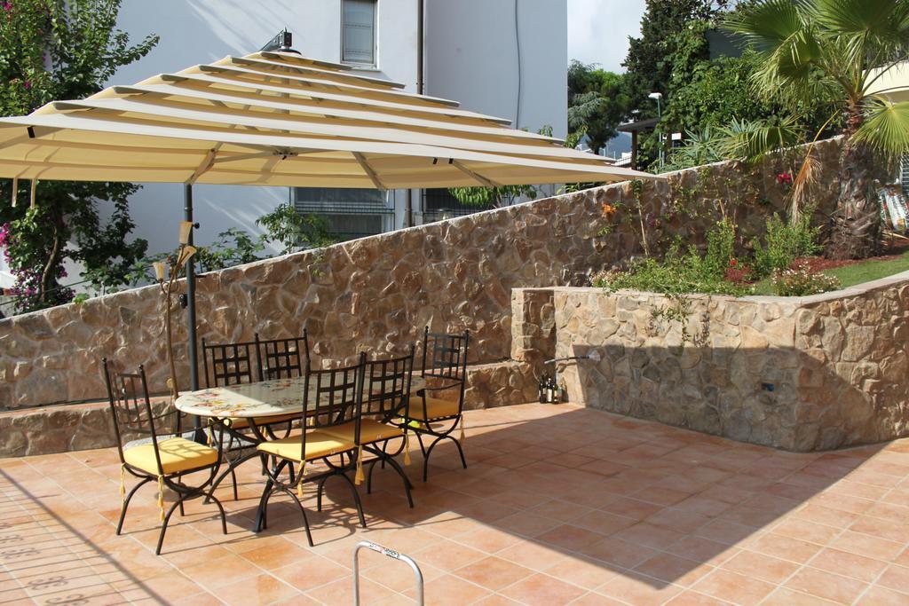 Villa Pineland Borghetto Santo Spirito Exterior photo