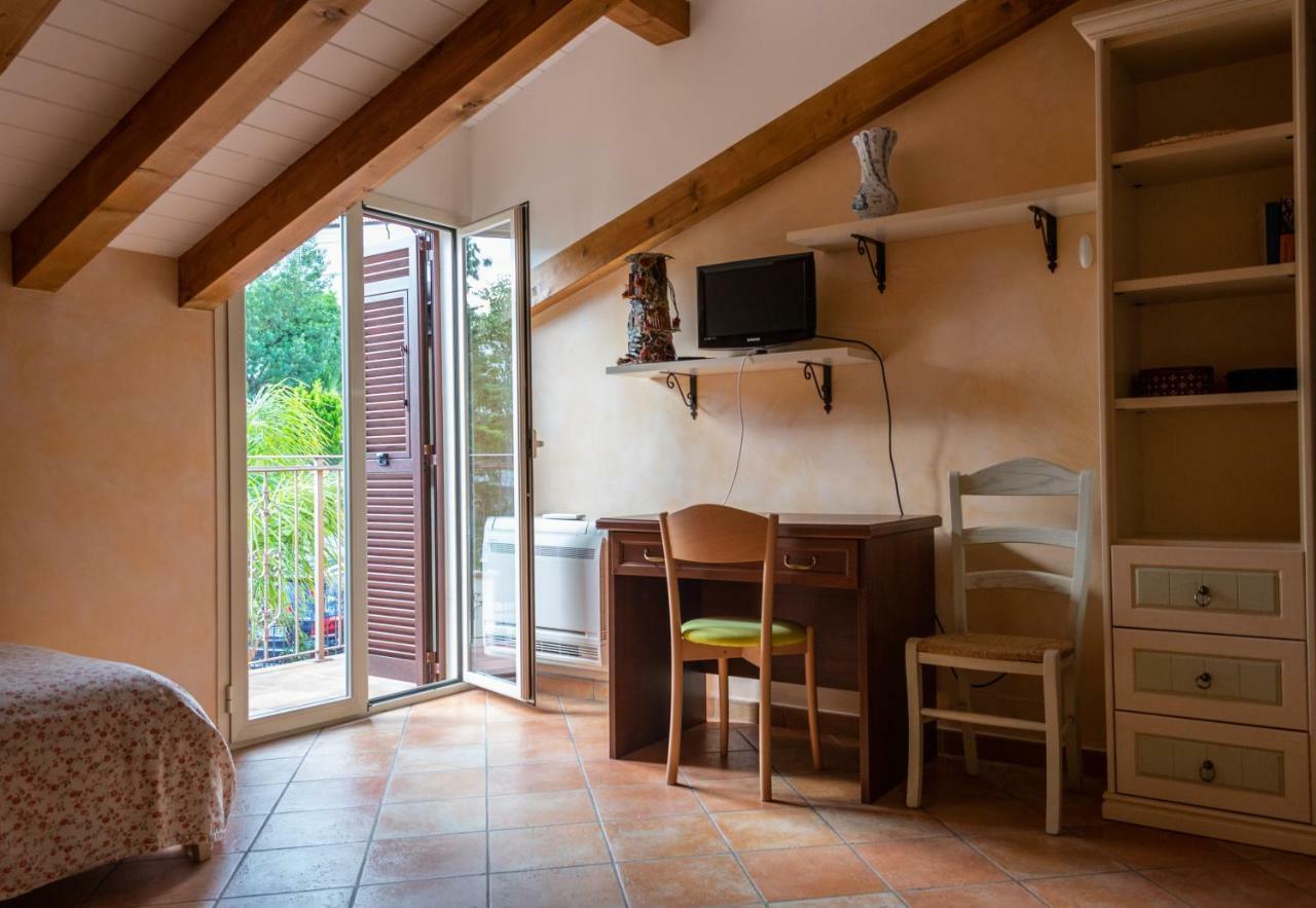 Villa Pineland Borghetto Santo Spirito Exterior photo